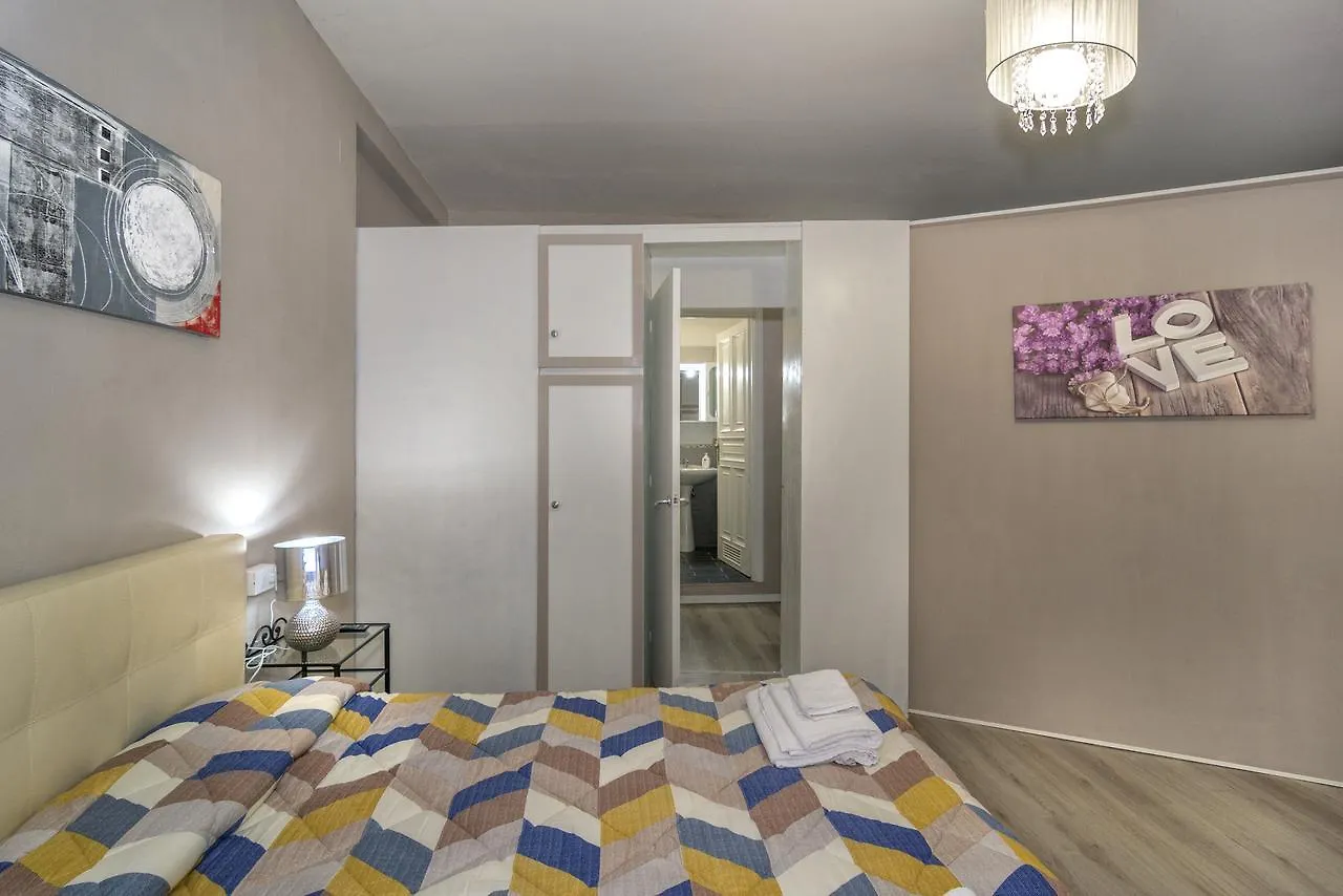 Tuscan Sun Holiday Apartments Lukka